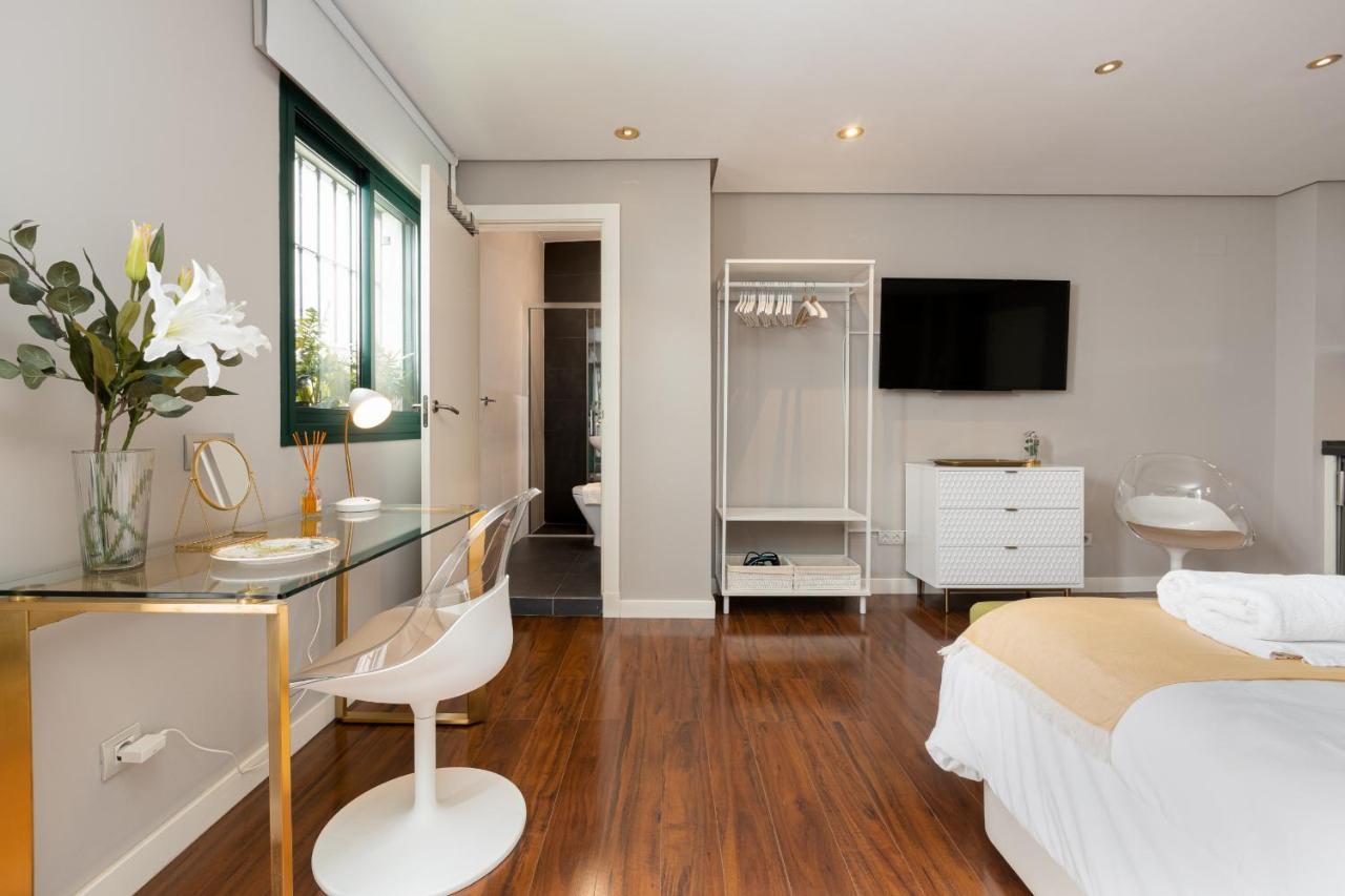C30 Deluxe Studio With Terrace Into Cathedral Square Διαμέρισμα Μάλαγα Εξωτερικό φωτογραφία